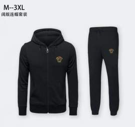 Picture of Versace Sweater Suits _SKUVersaceM-3XL1qr31342770